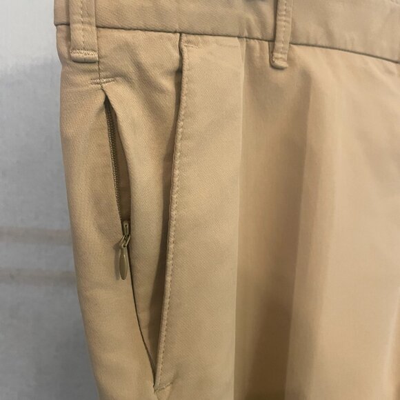 Men's Izod Relaxed Fit Shorts 36" x 9.5" - Picture 2 of 6